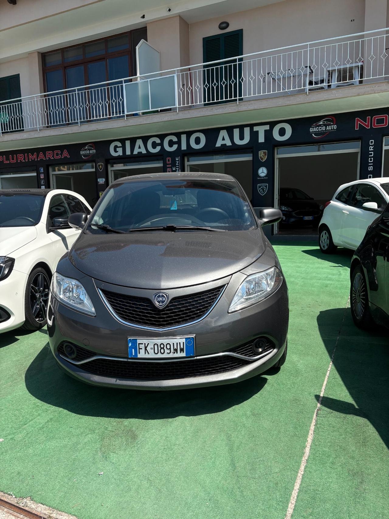 Lancia Ypsilon 1.2 69 CV 5 porte Silver