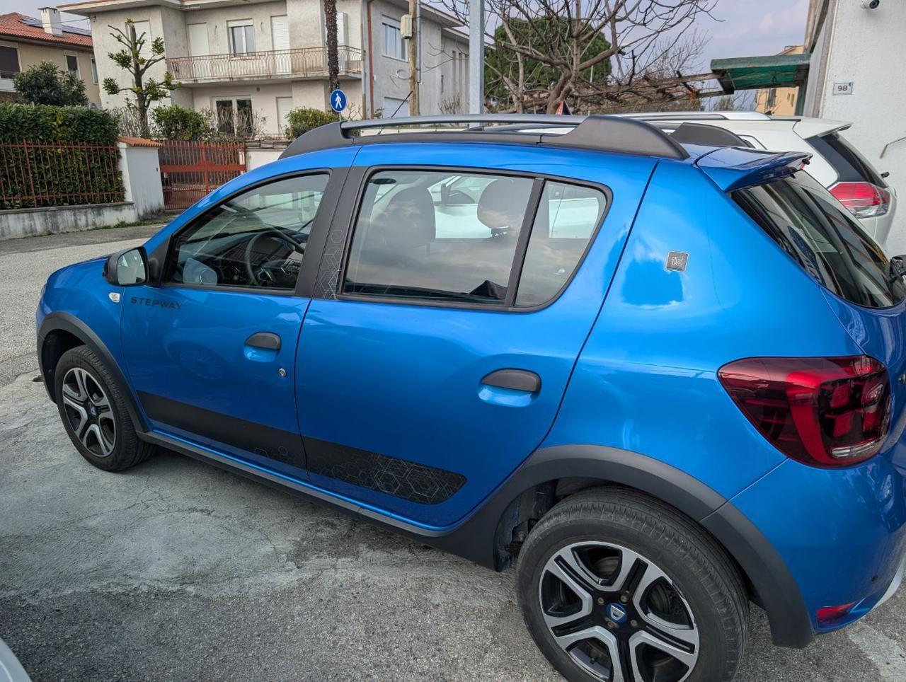 Dacia Sandero Stepway 1.0 TCe 100CV ECO-G GPL 15th Anniversary