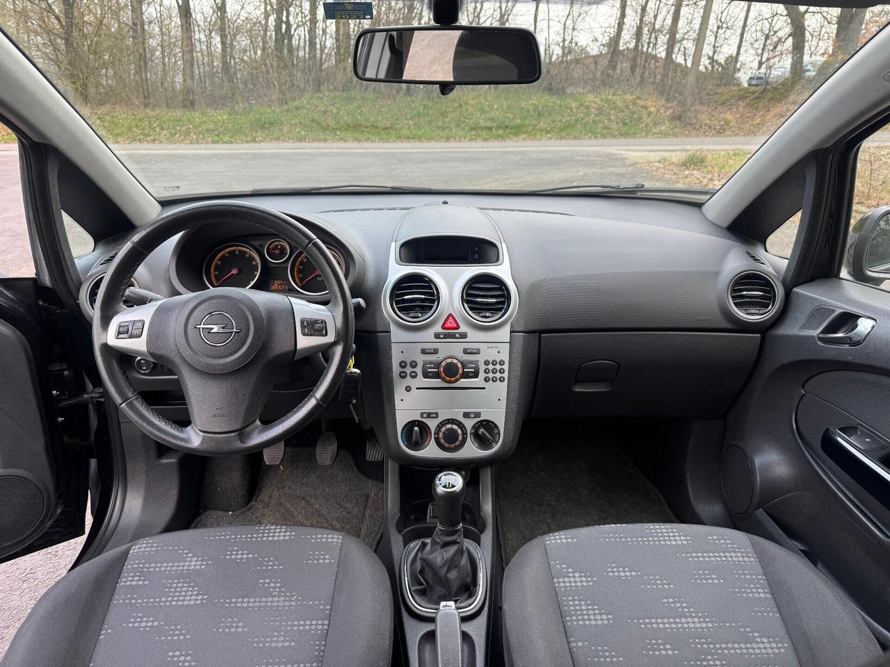 Opel Corsa 1.2 5 porte Club 10/2011