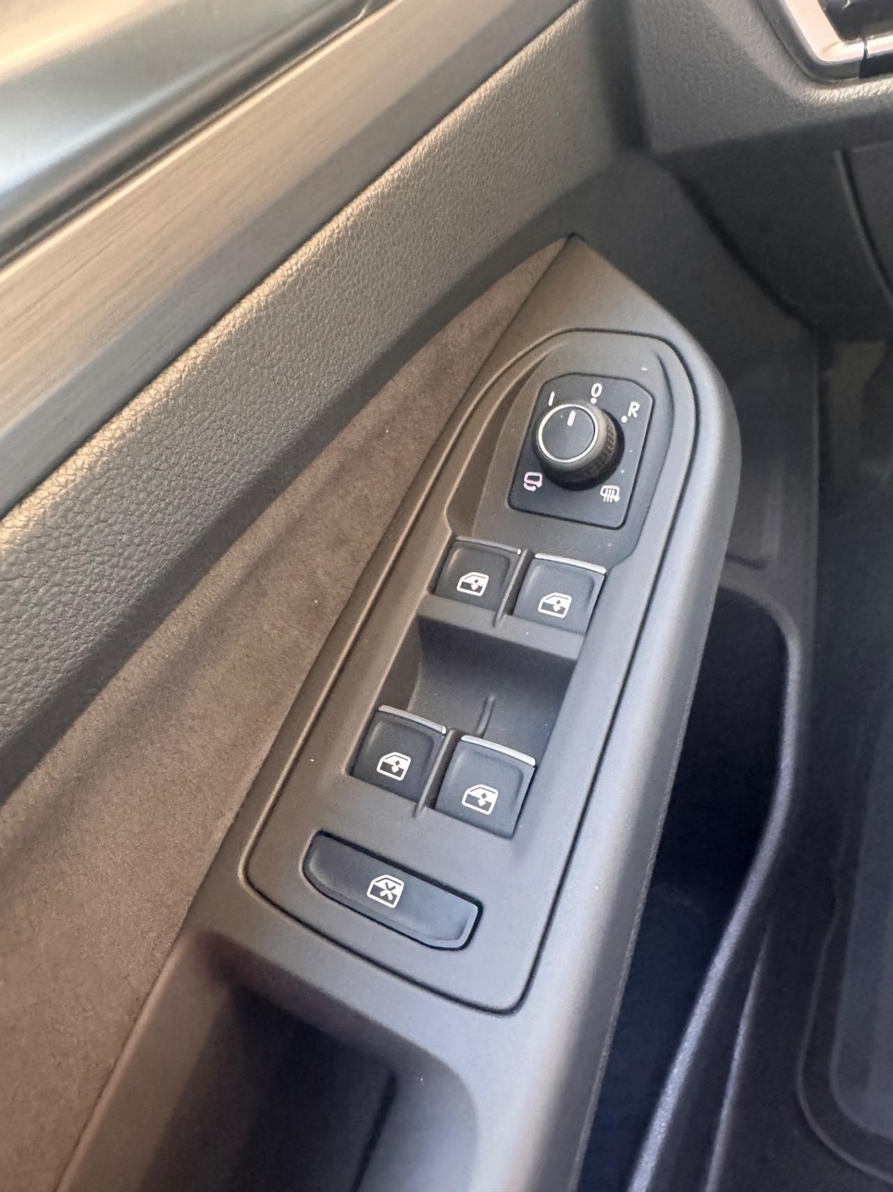 Volkswagen Golf 1.5 eTSI 130 CV EVO ACT DSG Style