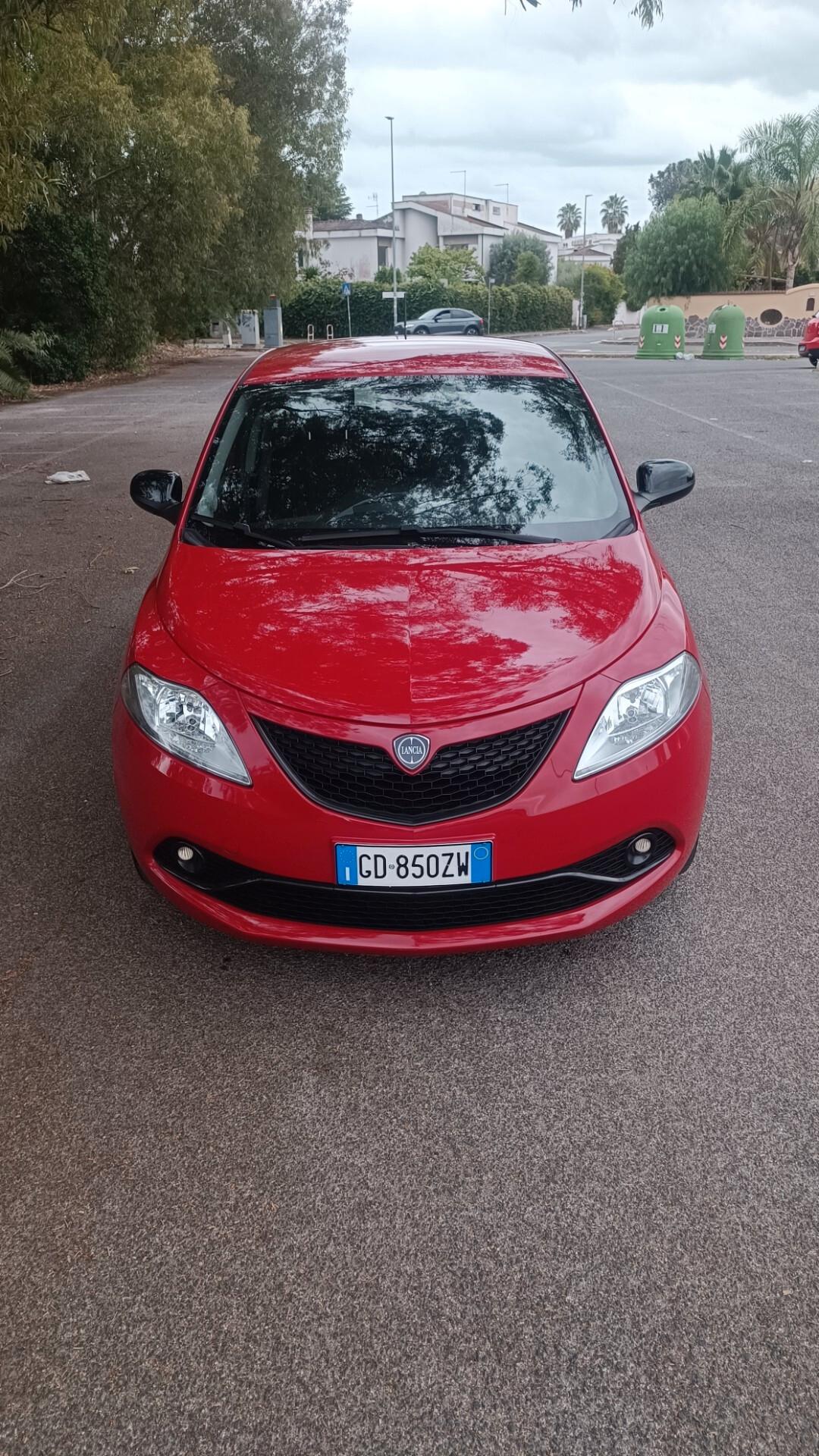 Lancia Ypsilon 1.0 FireFly 5 porte S&S Hybrid Ecochic Gold