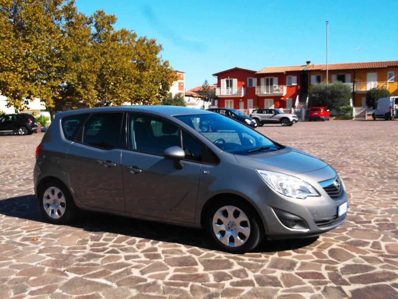 Opel Meriva 1.3 CDTI solo 140 mila km. Neop. 2011