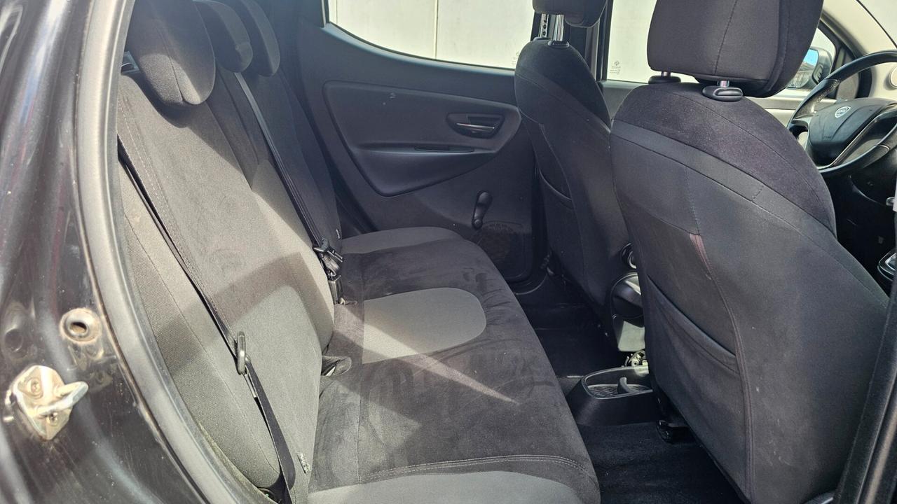 Lancia Ypsilon 0.9 TwinAir 85 CV 5 porte S&S Silver