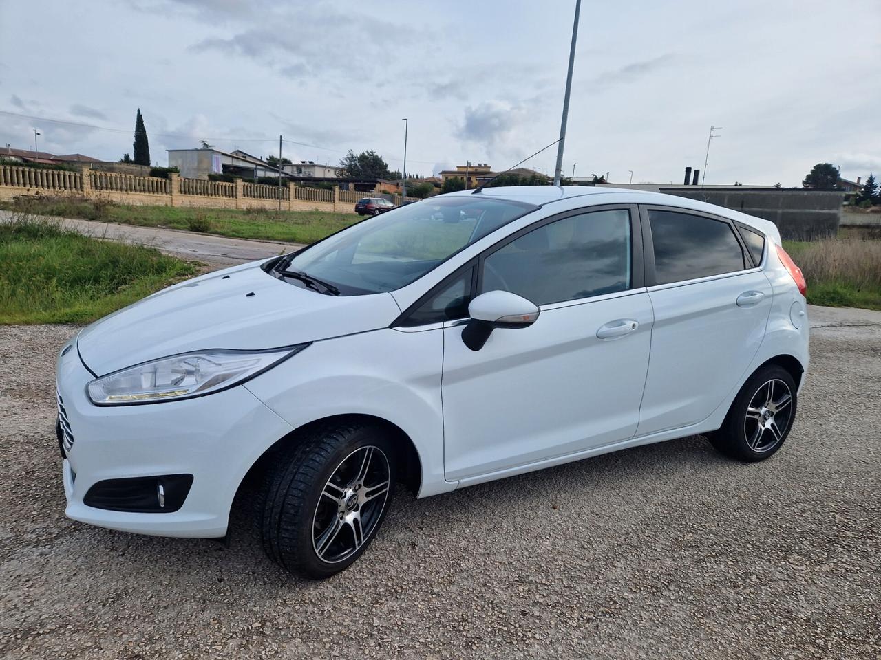 Ford Fiesta 1.4 5p. Bz.- GPL Titanium