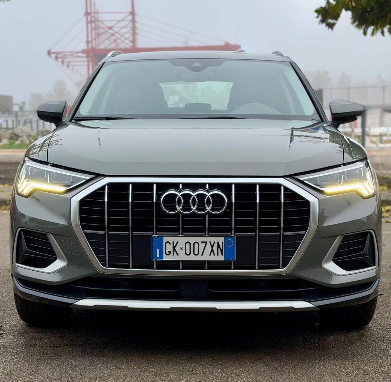 Audi Q3 35 2.0 Tdi 150CV STronic FARI FUL LED