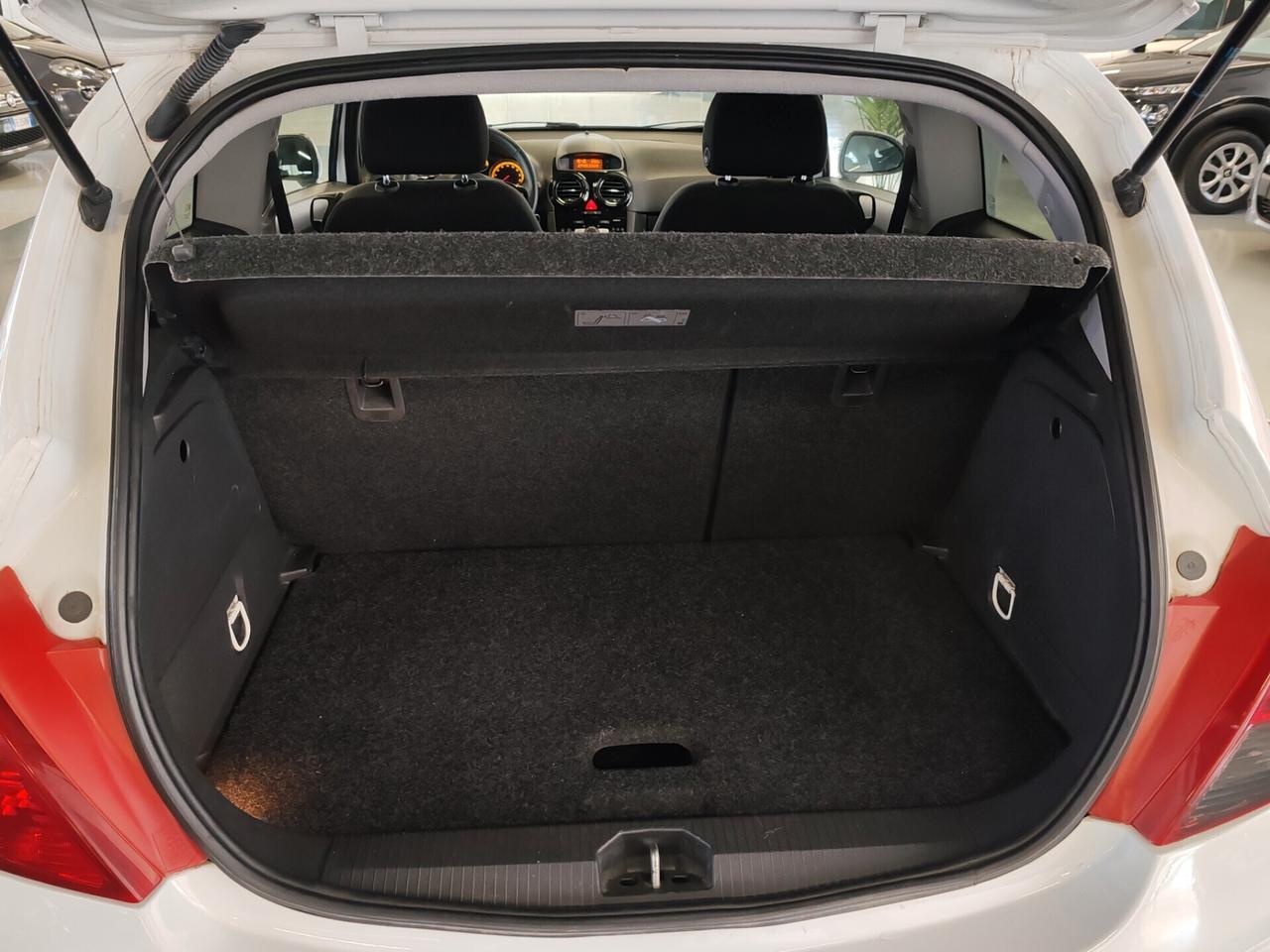 Opel Corsa 1.2 3 porte Club