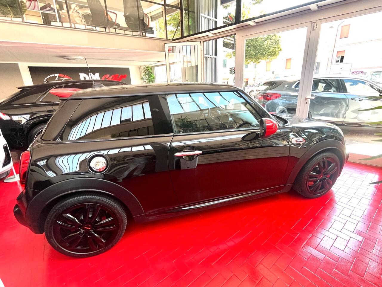 MINI JOHN COOPER WORKS 2.0 231CV Cambio automatico Navigatore Cerchi GARANZIA 12 MESI