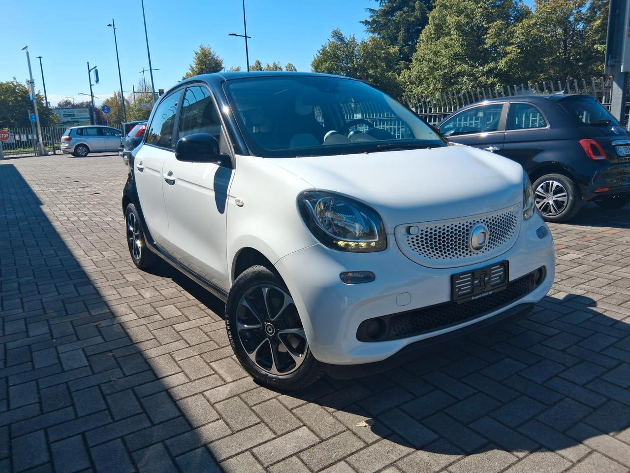 Smart forfour 1.0 Passion 71cv >> Carrozzeria a Nuovo !!