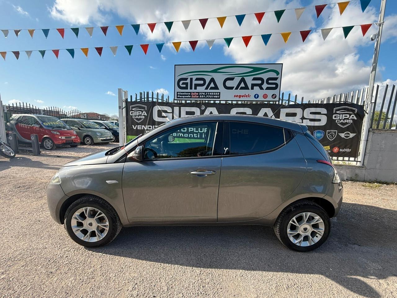 Lancia Ypsilon 0.9 TwinAir 85 CV 5 porte Metano Ecochic Elle
