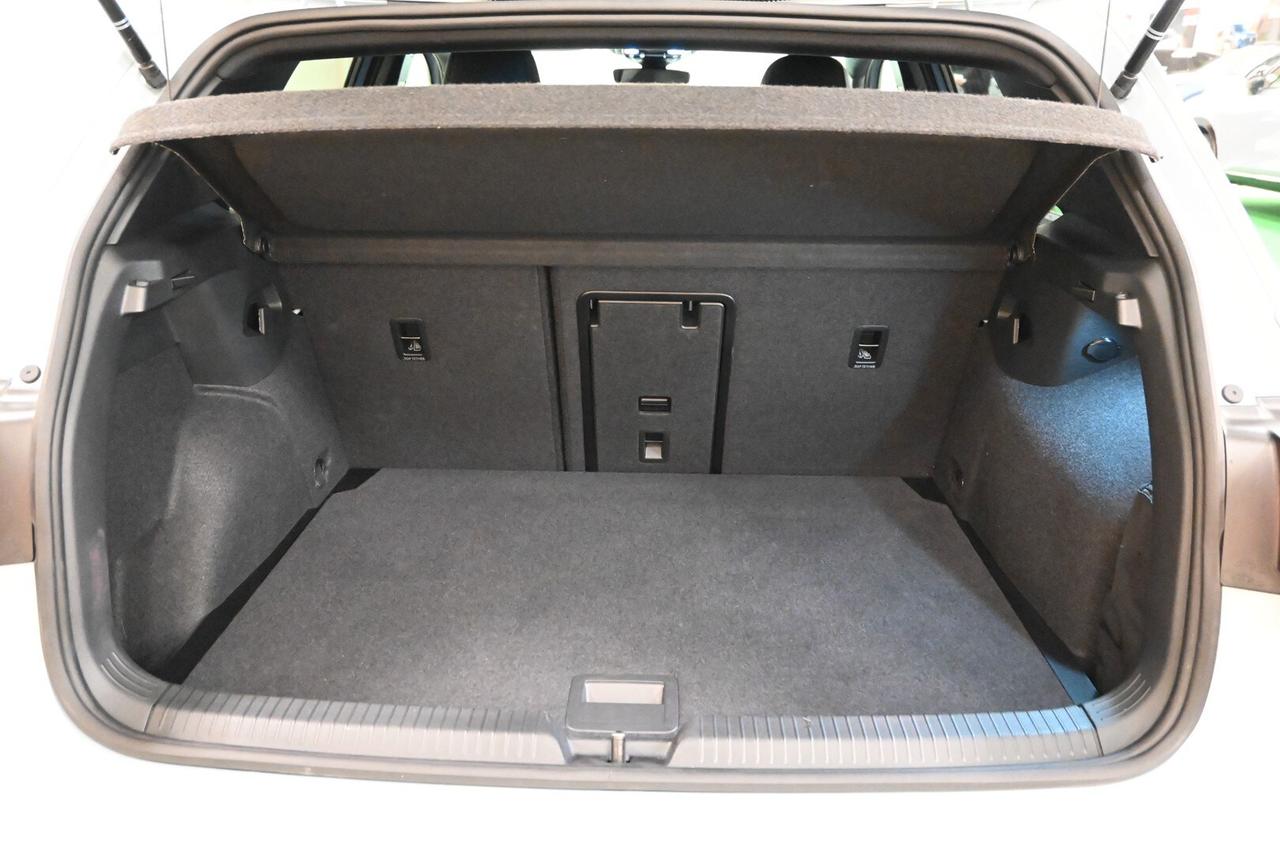 VOLKSWAGEN Golf 8ª serie Golf 2.0 TDI 150 CV D...