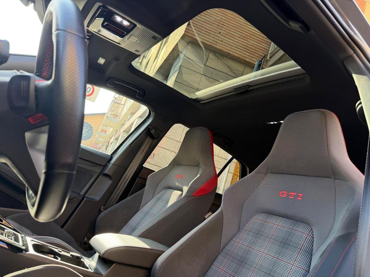 Volkswagen Golf 2.0 TSI GTI GTi #9211