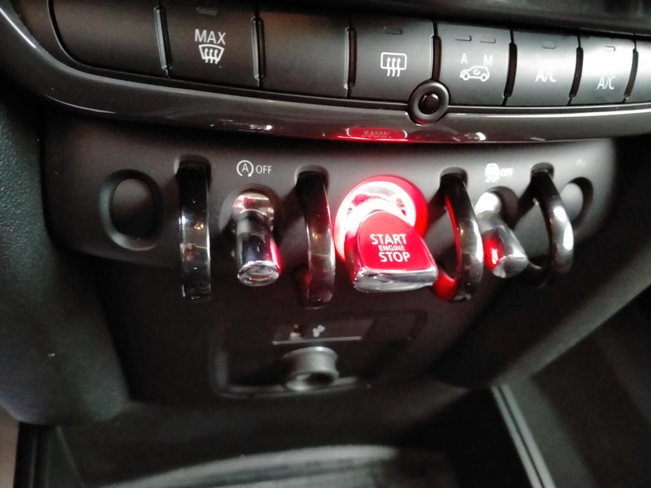 MINI One D COUNTRYMAN 1.5D 116CV AUTOMATICO NAVI / BLACK LINE KM 32000