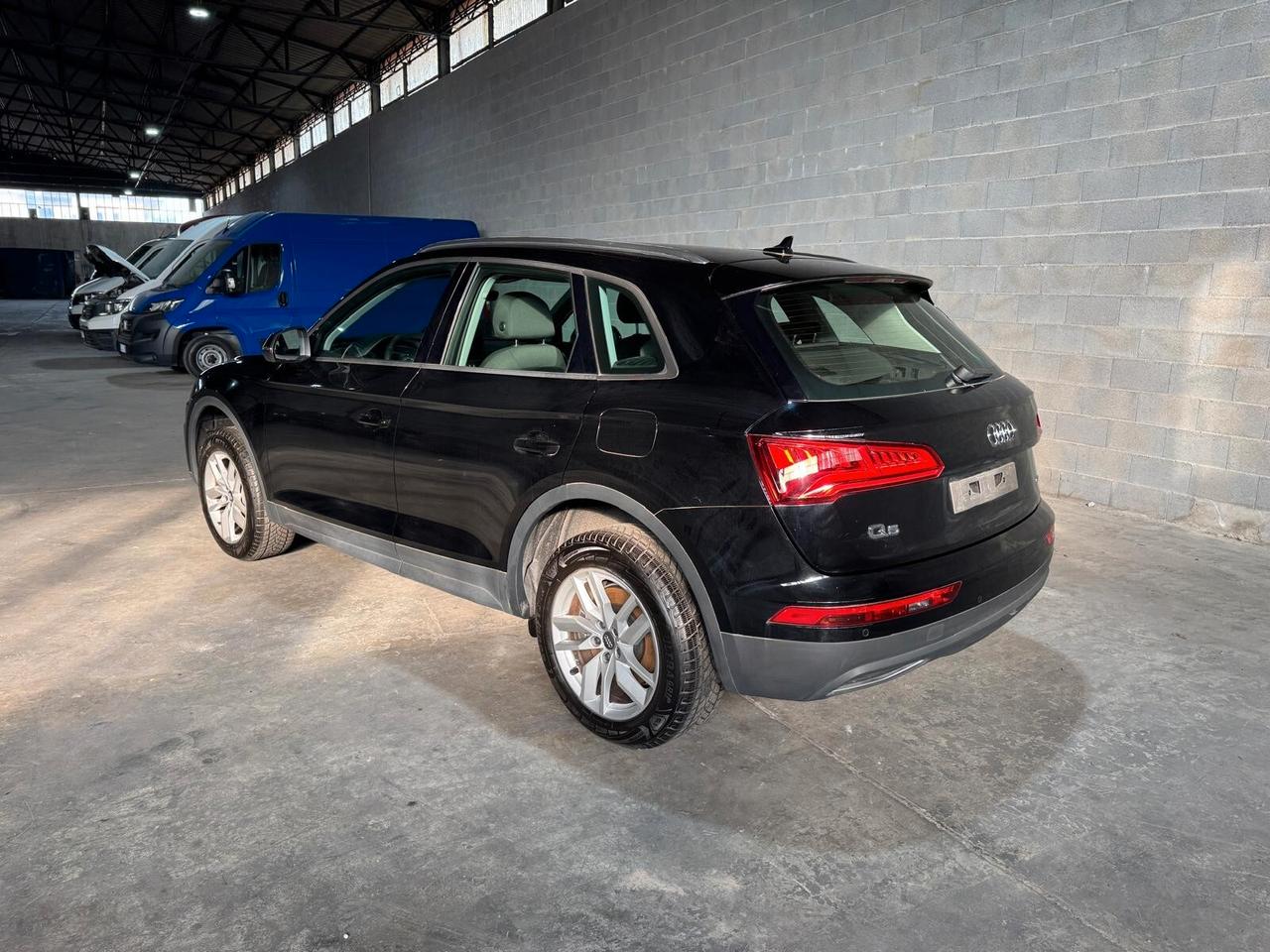 Audi Q5 50 2.0 tfsi e Business quattro 299cv s-tronic