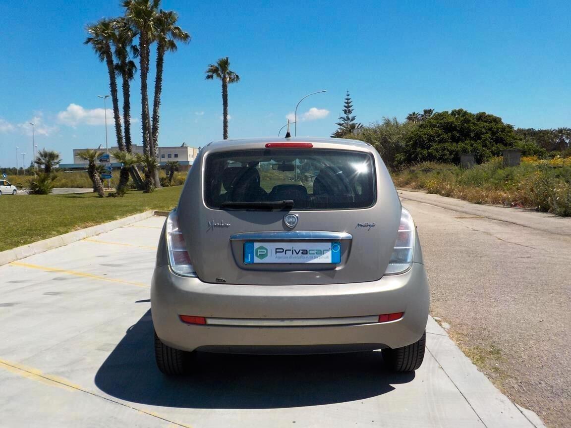 Lancia Ypsilon 1.3 MJT 90 CV Oro