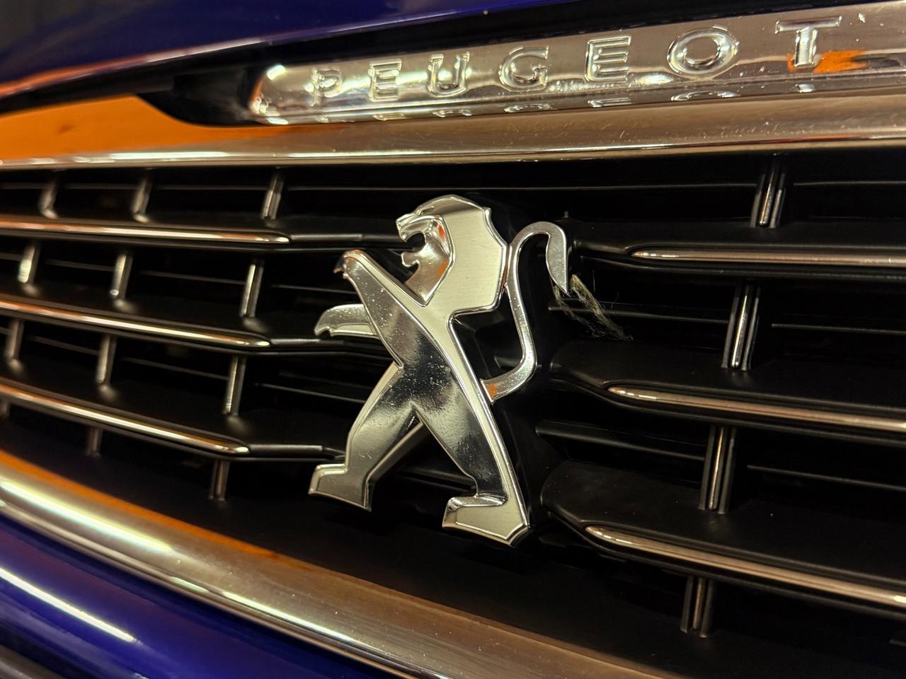 MERAVIGLIOSA PEUGEOT 308 GT CON TETTO PANORAMICO CON 128.162 KM