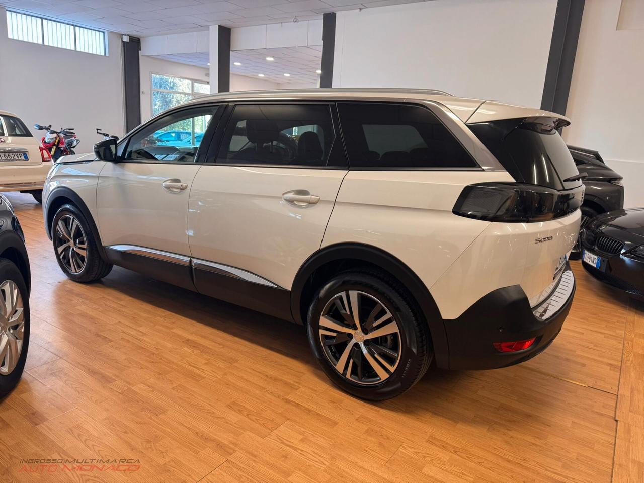 Peugeot 5008 BlueHDi 130cv EAT8 Allure 2022