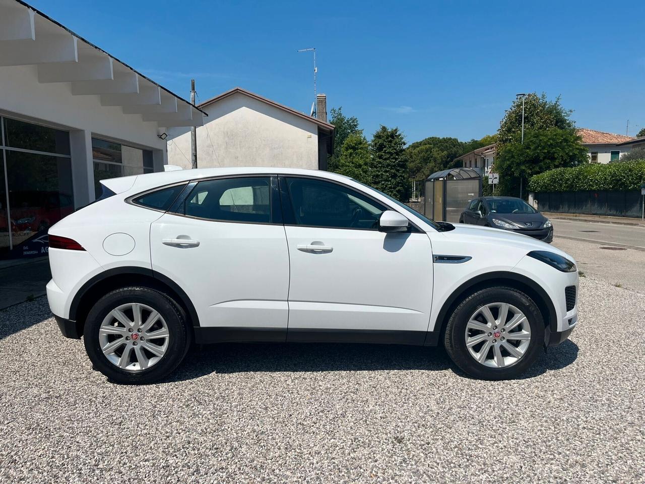 Jaguar E-Pace 2.0D 180 CV AWD aut. R-Dynamic HSE