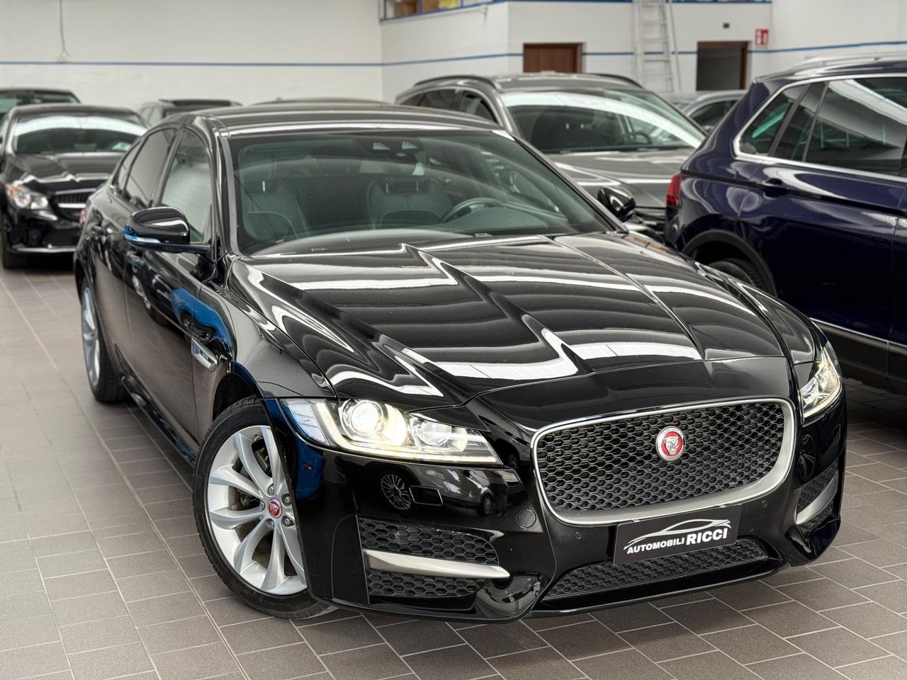 Jaguar XF 2.0 D 180 CV aut. R-Sport