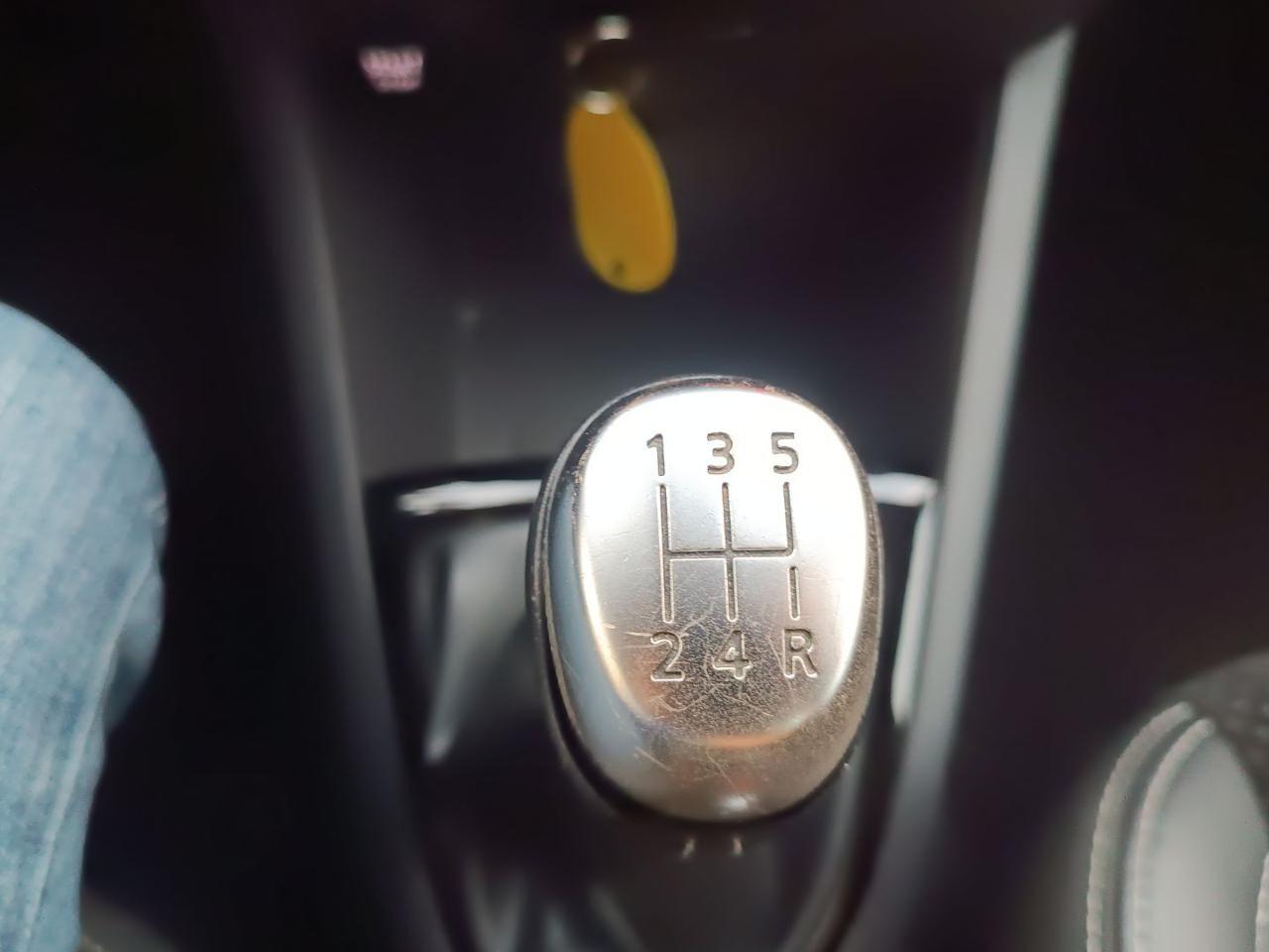 RENAULT Clio TCe 12V 90 CV 5 porte Moschino Intens