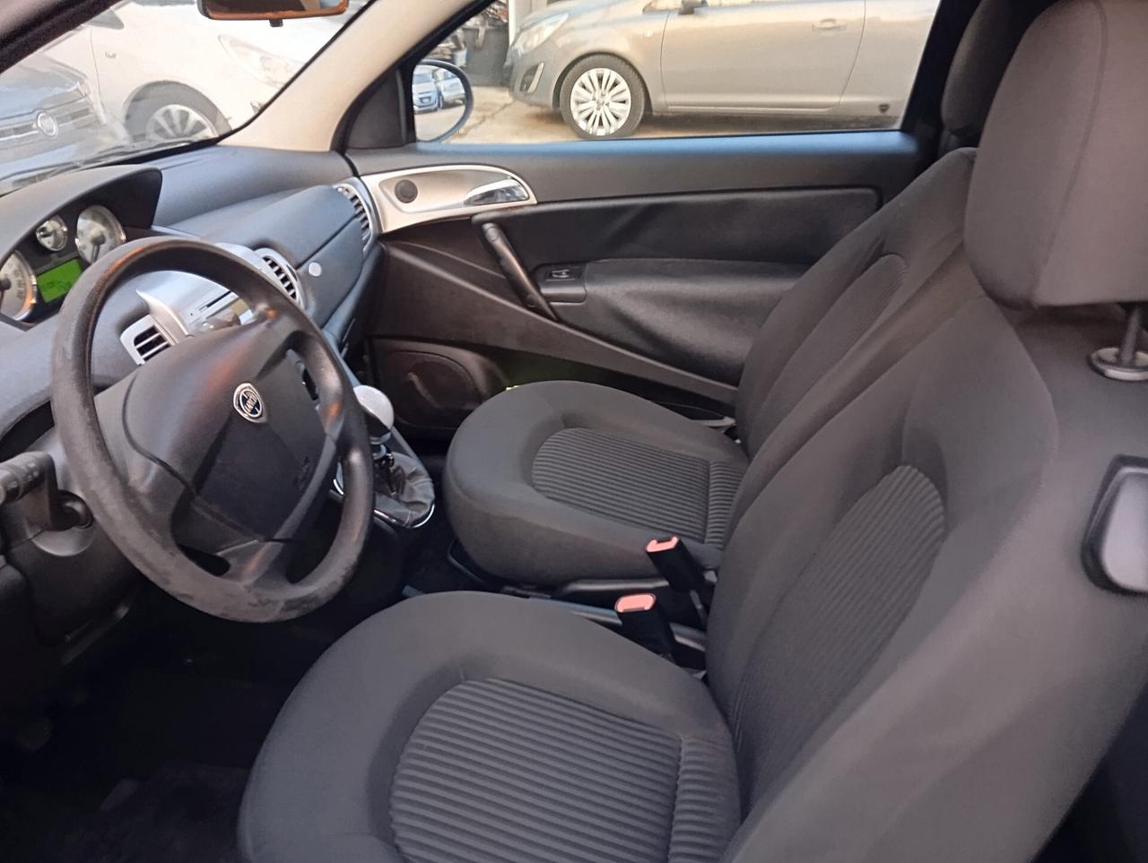 Lancia Ypsilon 1.2 Argento valuto permute