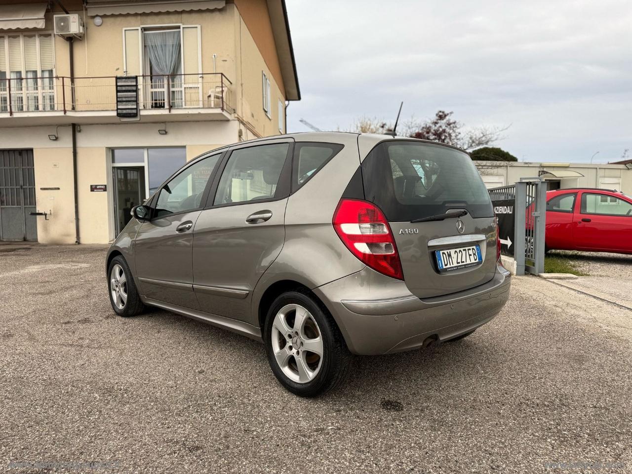 MERCEDES-BENZ A 180 CDI Elegance