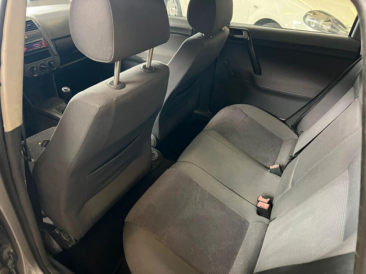 Volkswagen Polo 1.4/75CV 16V 5p. a. Comfortlin -2007e