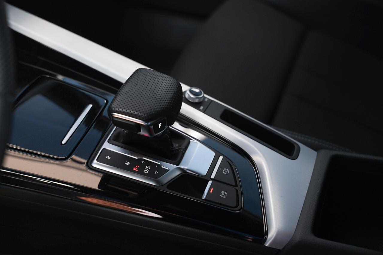 Audi A4 40 TDI S tronic line edition