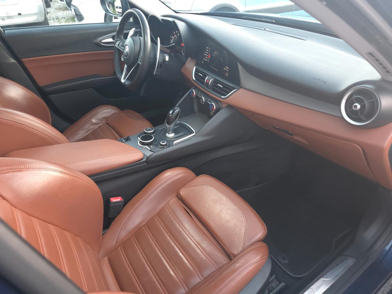 Alfa Romeo Giulia 2.2 Turbodiesel 210 CV AT8 AWD Q4 Veloce