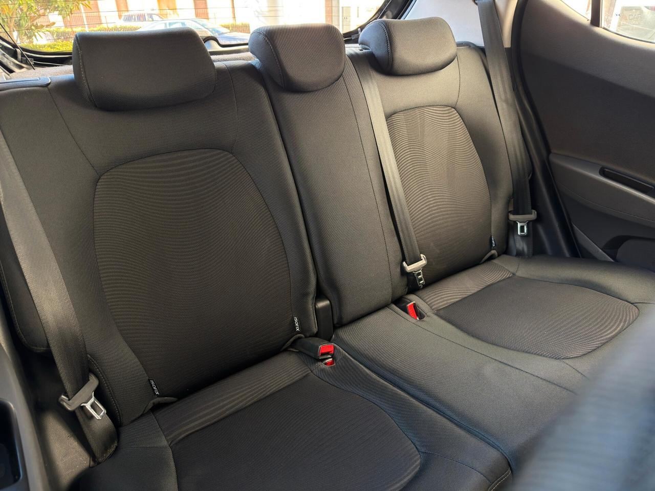 Hyundai i10 1.0 Tech Connect Pack automatica 67 cv