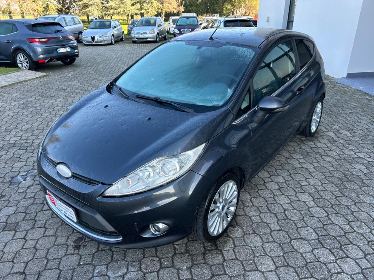 Ford Fiesta NEOPATENTATI | 1.2B - Titanium |