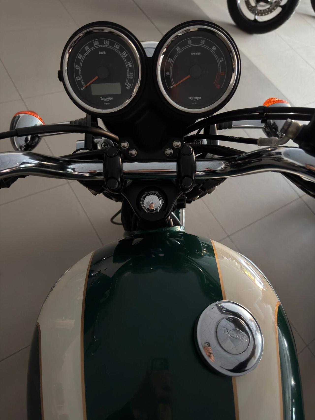 Triumph Bonneville T100