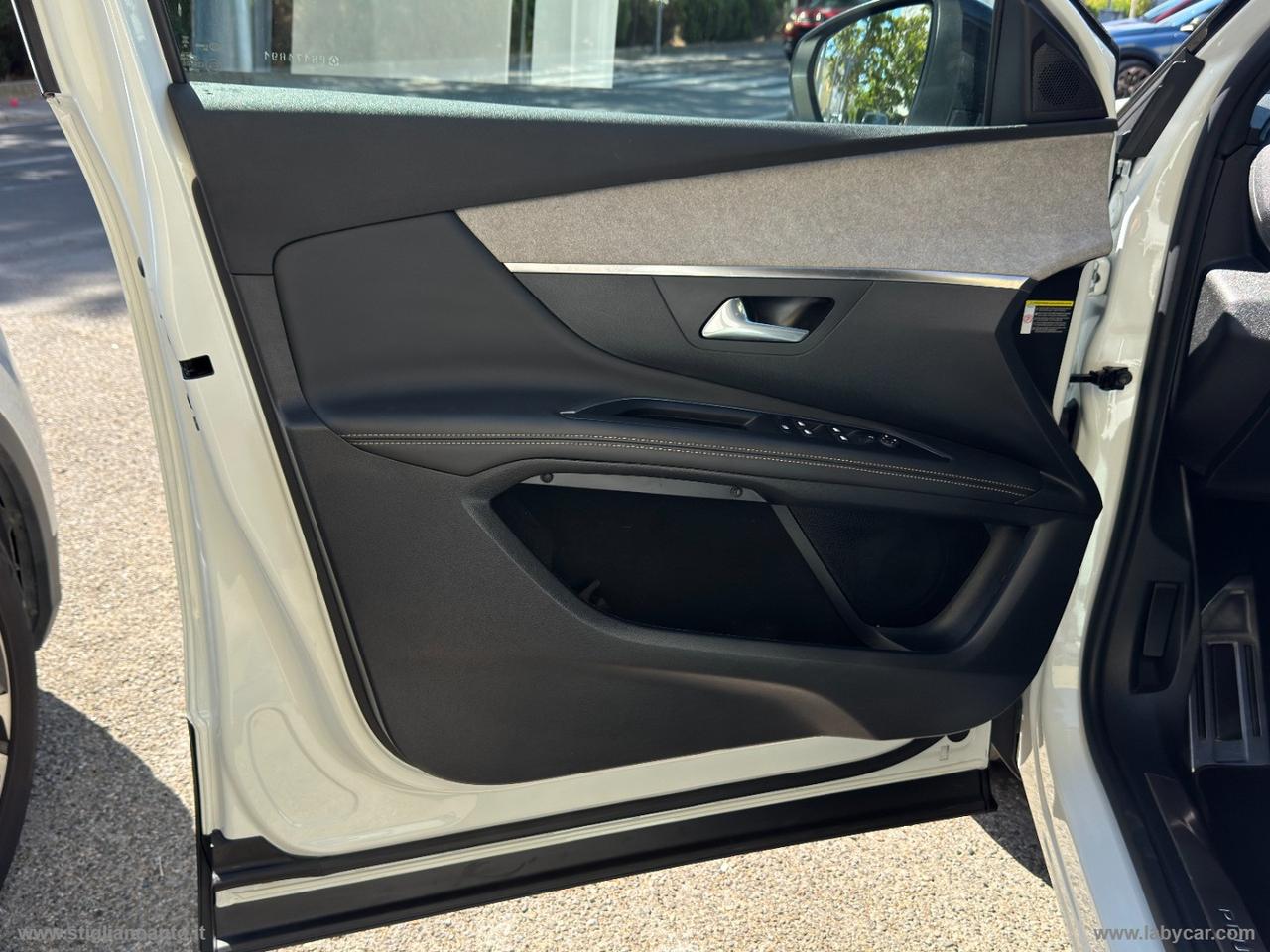 PEUGEOT 3008 BlueHDi 130 S&S EAT8 GT