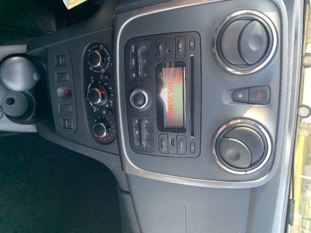 DACIA Sandero 1.2 75CV Serie Speciale Lauréate Family