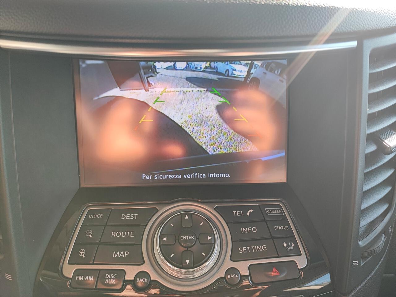 Infiniti QX70 3.0 diesel V6 AT Ultimate