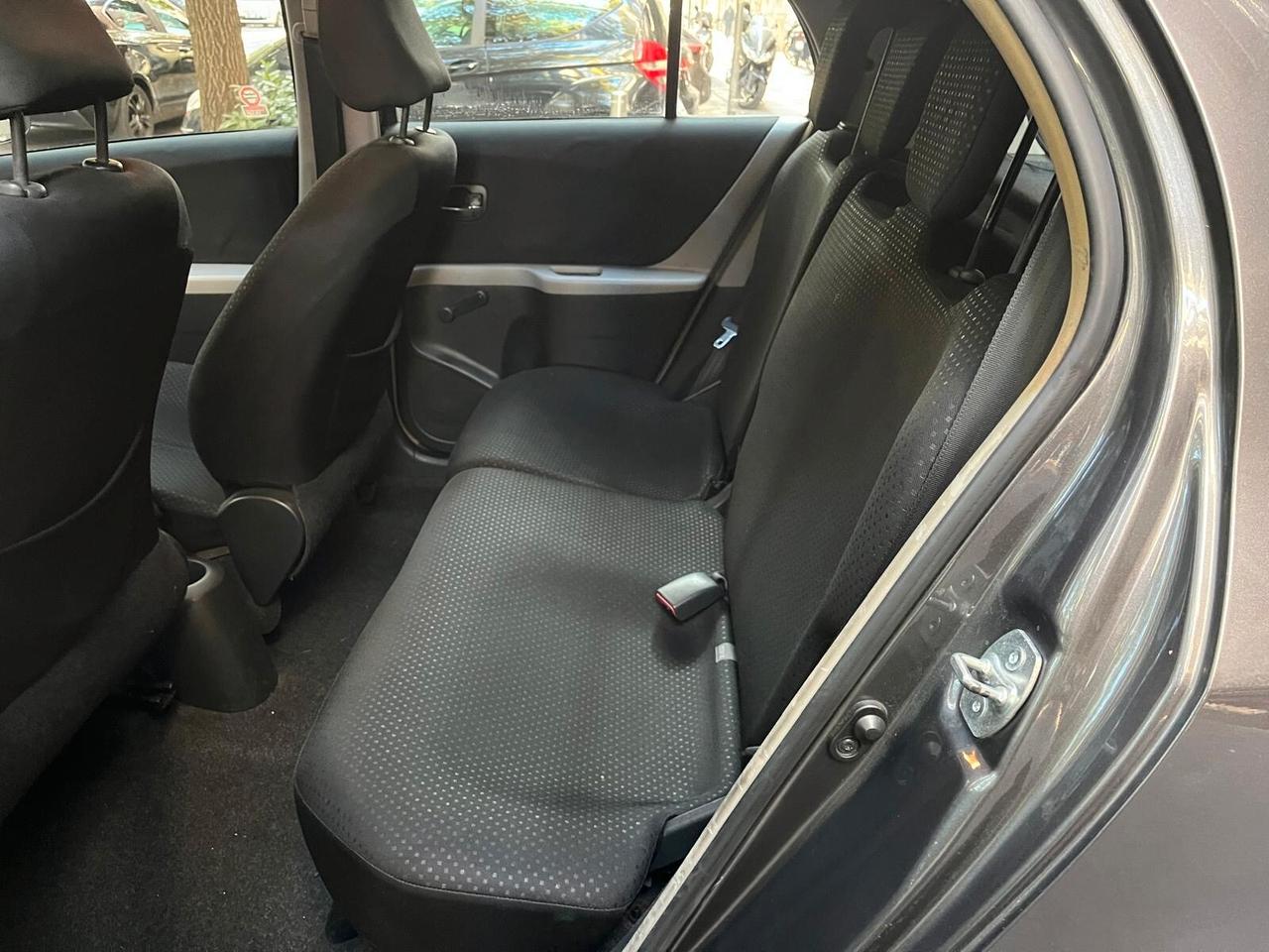 Toyota Yaris 1.0 5 porte Sol