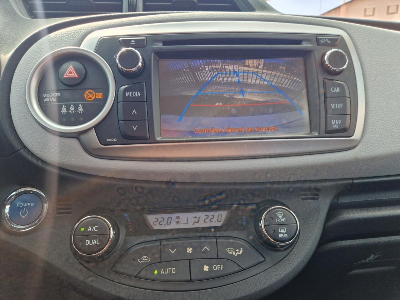 Toyota Yaris 1.5 Hybrid 5 porte Lounge NEOPATENTATI