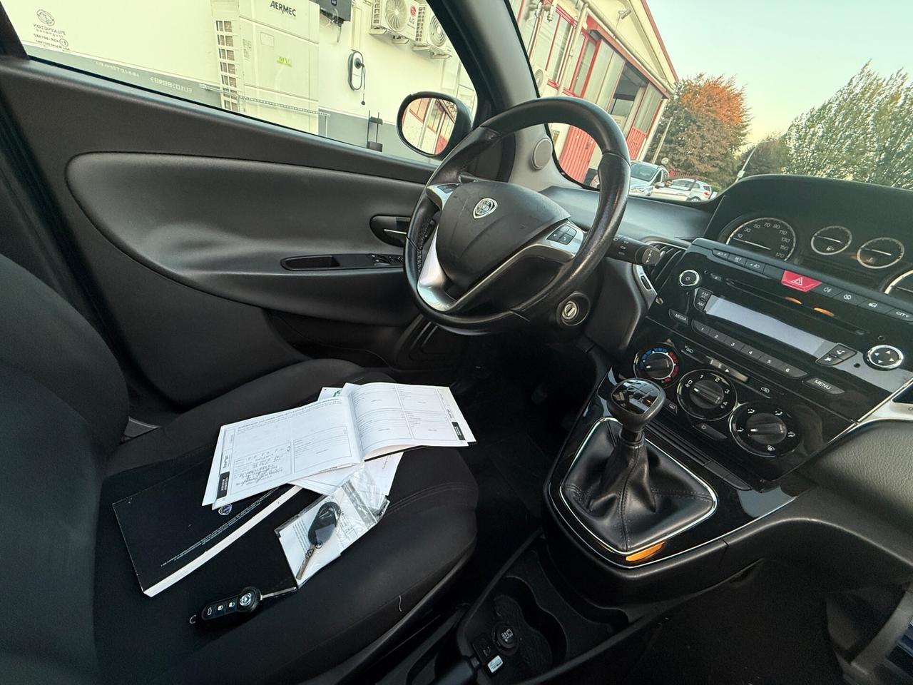 Lancia Ypsilon 1.3 MJT 16V 95 CV 5 porte S&S Silver