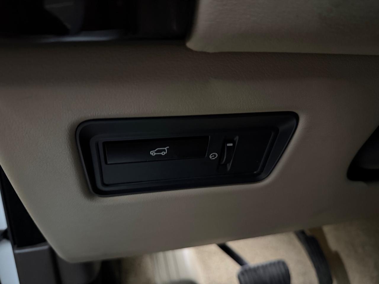 Land Rover Range Rover Vogue 3.0TDV6 black edition