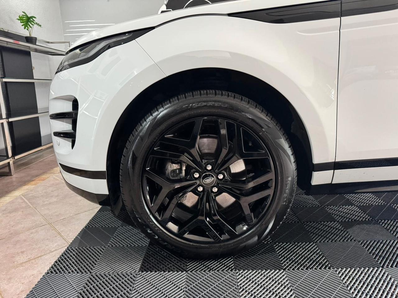 Land Rover - Range Evoque 2.0D 163 CV - R-Dynamic SE