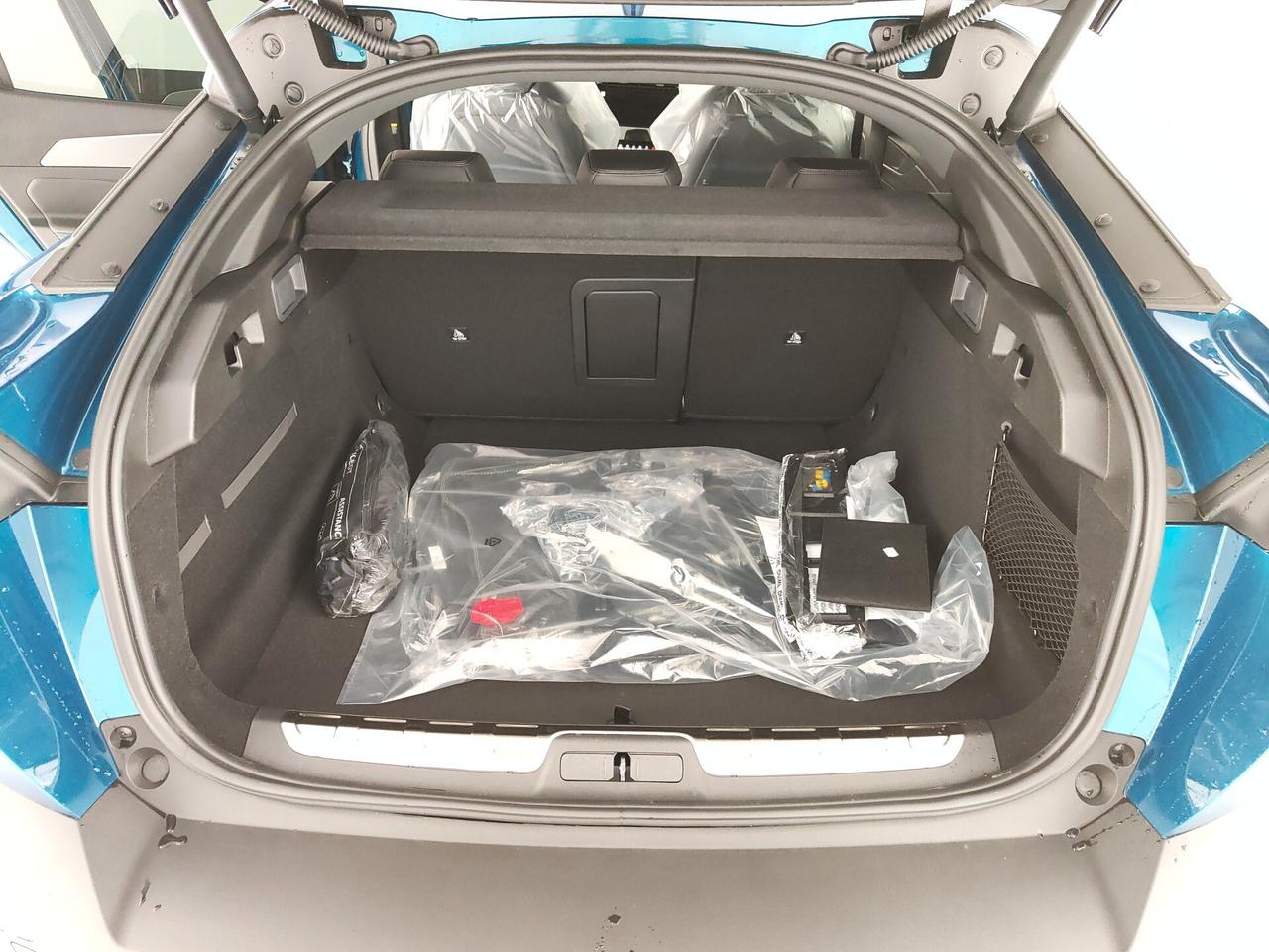Peugeot 408 Hybrid 136 e-DCS6 GT
