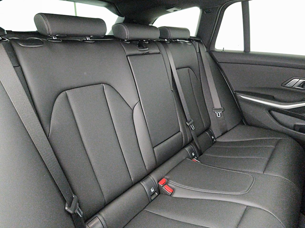 BMW Serie 3 318d Touring 48V MSport