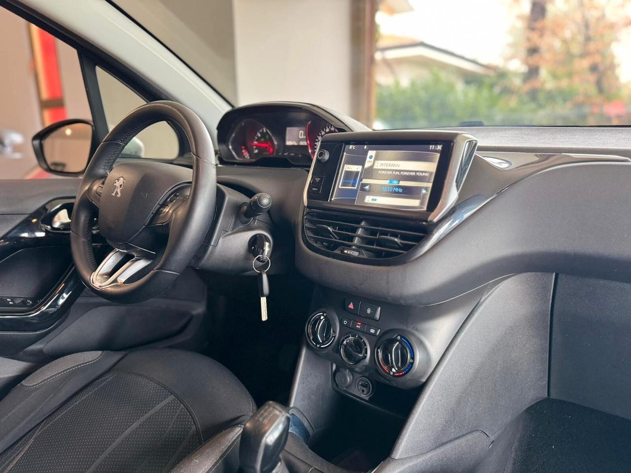 Peugeot 208 1.2 benz 82CV - Garanzia 12 Mesi