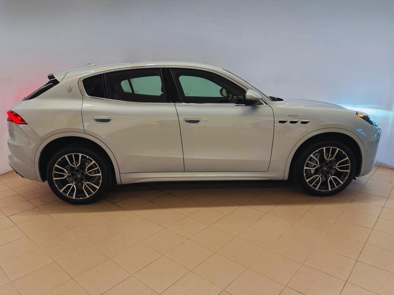 Maserati Grecale MHEV 300 CV AWD GT