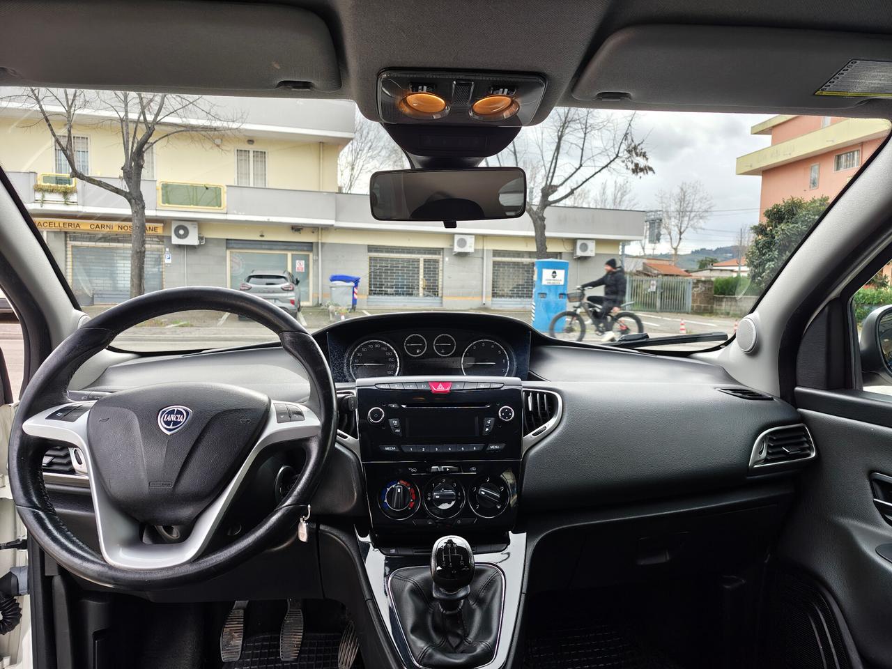 Lancia Ypsilon 1.2 69 CV 5 porte GPL Ecochic Silver