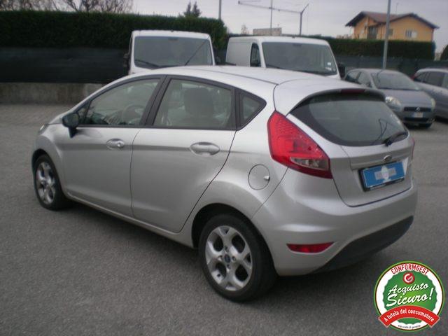 FORD Fiesta 1.4 16V 5p. B/ GPL Titanium - PRONTA CONSEGNA