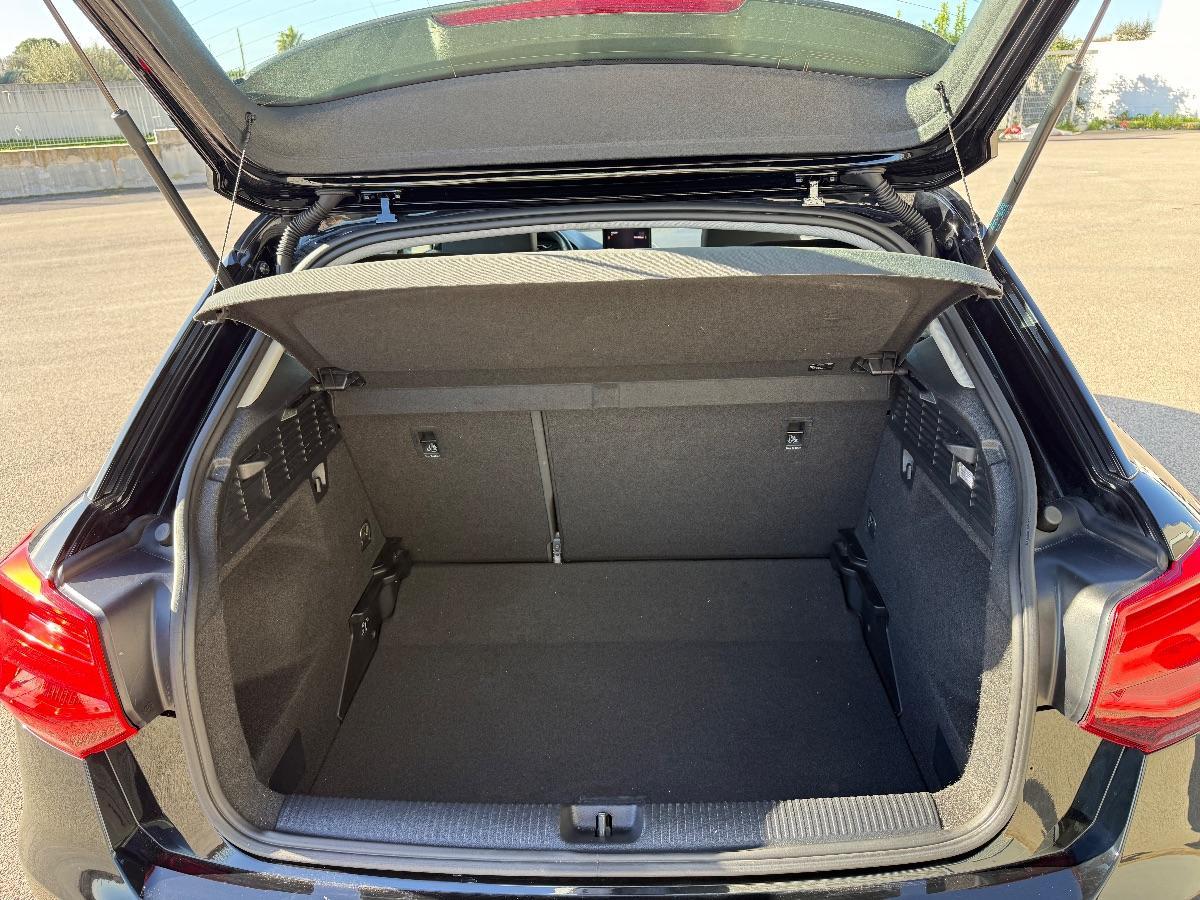 AUDI - Q2 - 30 TDI S tronic Business