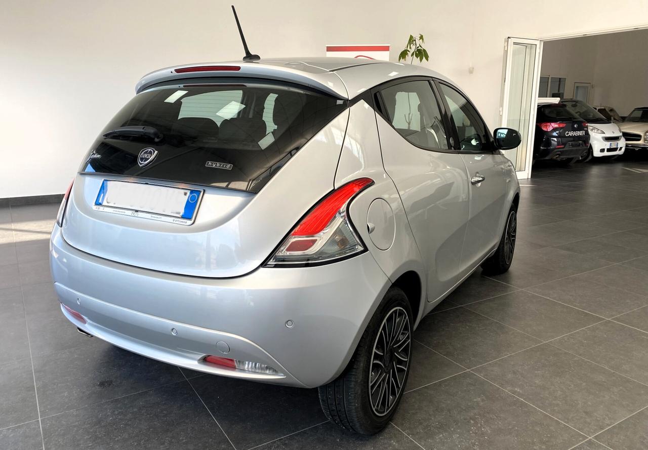 Lancia Ypsilon 1.0 FireFly 5 porte S&S Hybrid Ecochic Gold