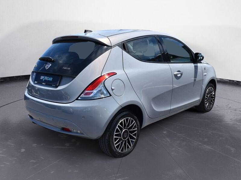 Lancia Ypsilon 1.0 FireFly 70cv Hybrid ALBERTA FERRETTI