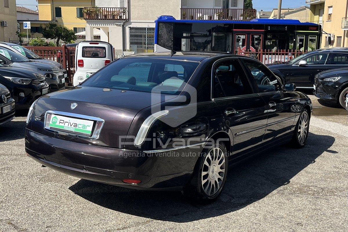 LANCIA Thesis 2.4 JTD Emblema