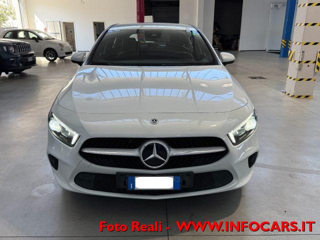 MERCEDES-BENZ A 250 e EQ-Power Business Extra -